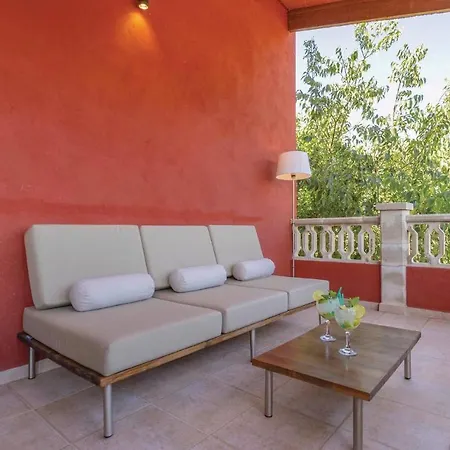 Awesome In Port Dalcudia With Kitchen *