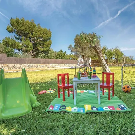 Awesome In Port Dalcudia With Kitchen